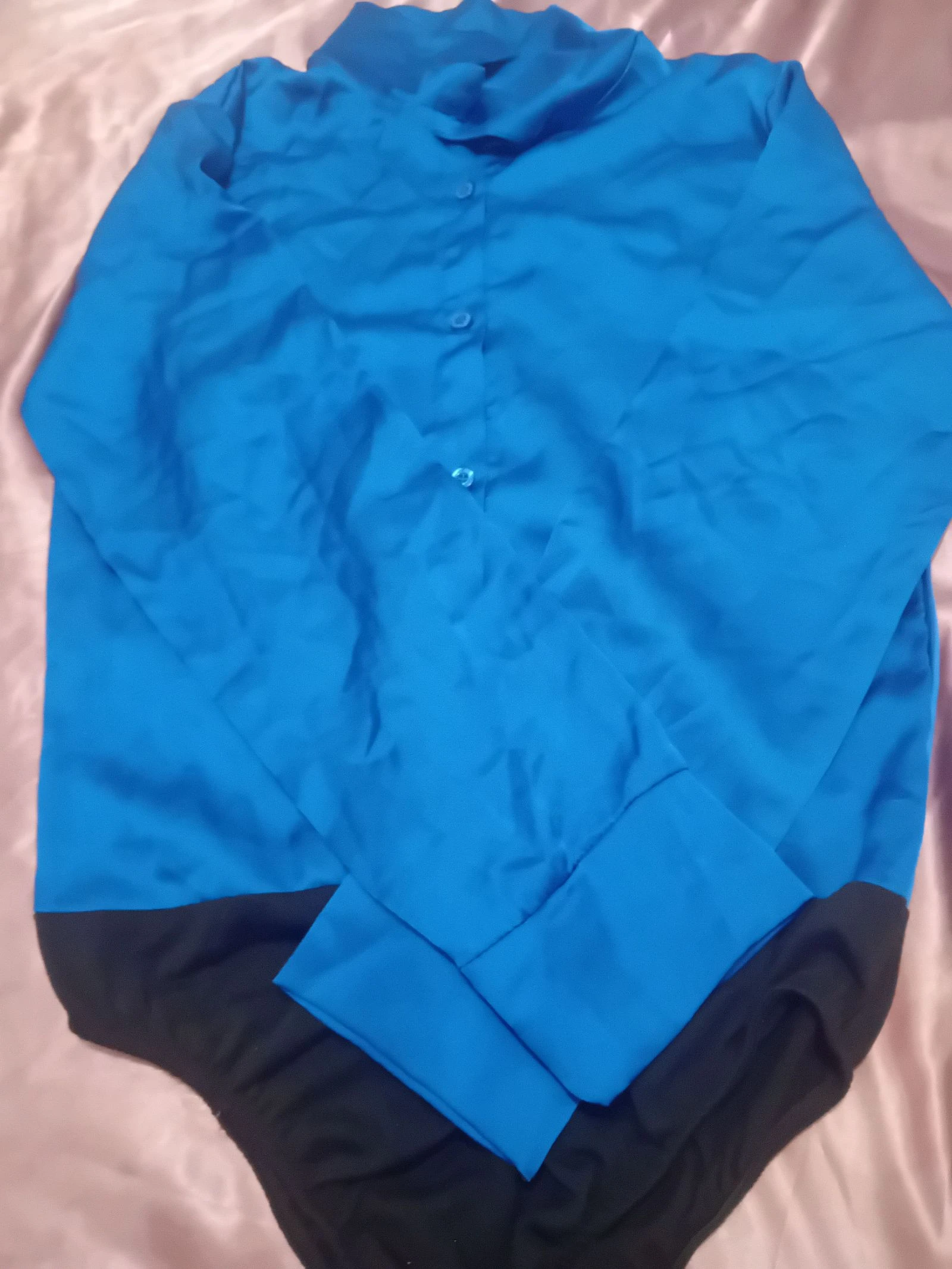 Royal blauwe satijnen body met onderkant sluiting – photo 2